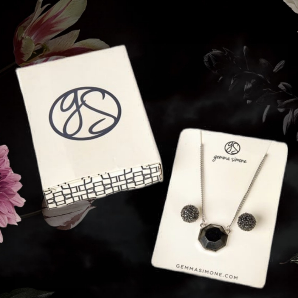 Modern Black and Silver Necklace with Geometric Design